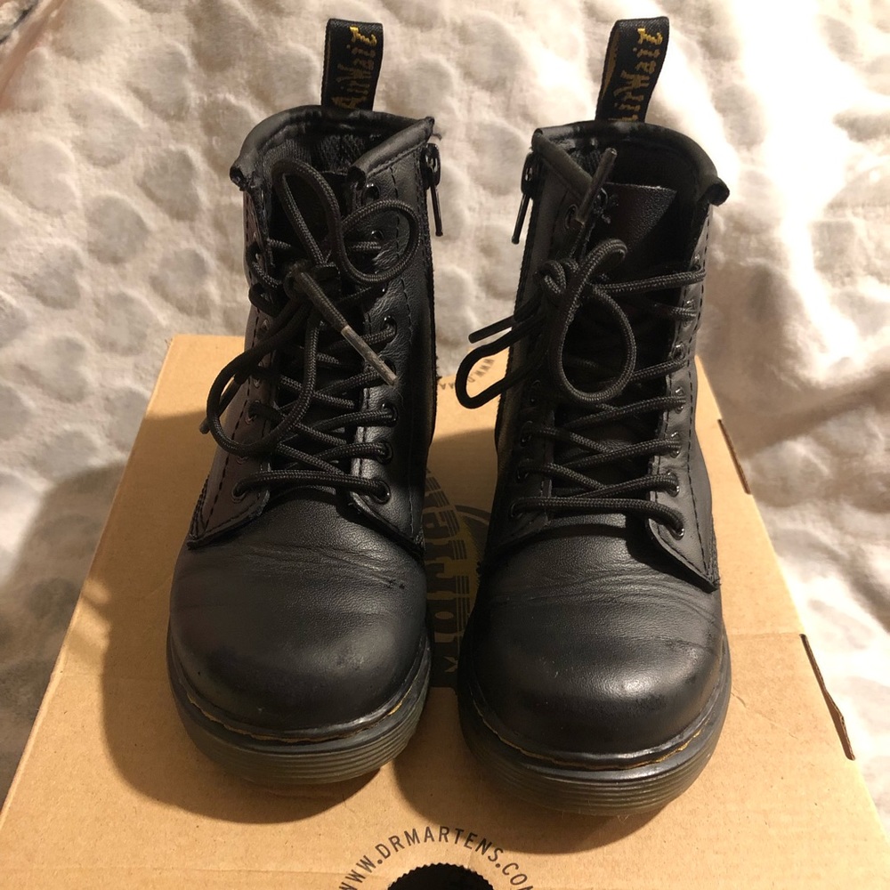 Dr. Martens🎱